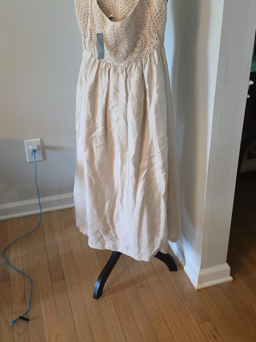 LOFT Cream Halter Crochet Bodice Midi Dress NWT. SIZE 2 P. - Picture 5 of 5